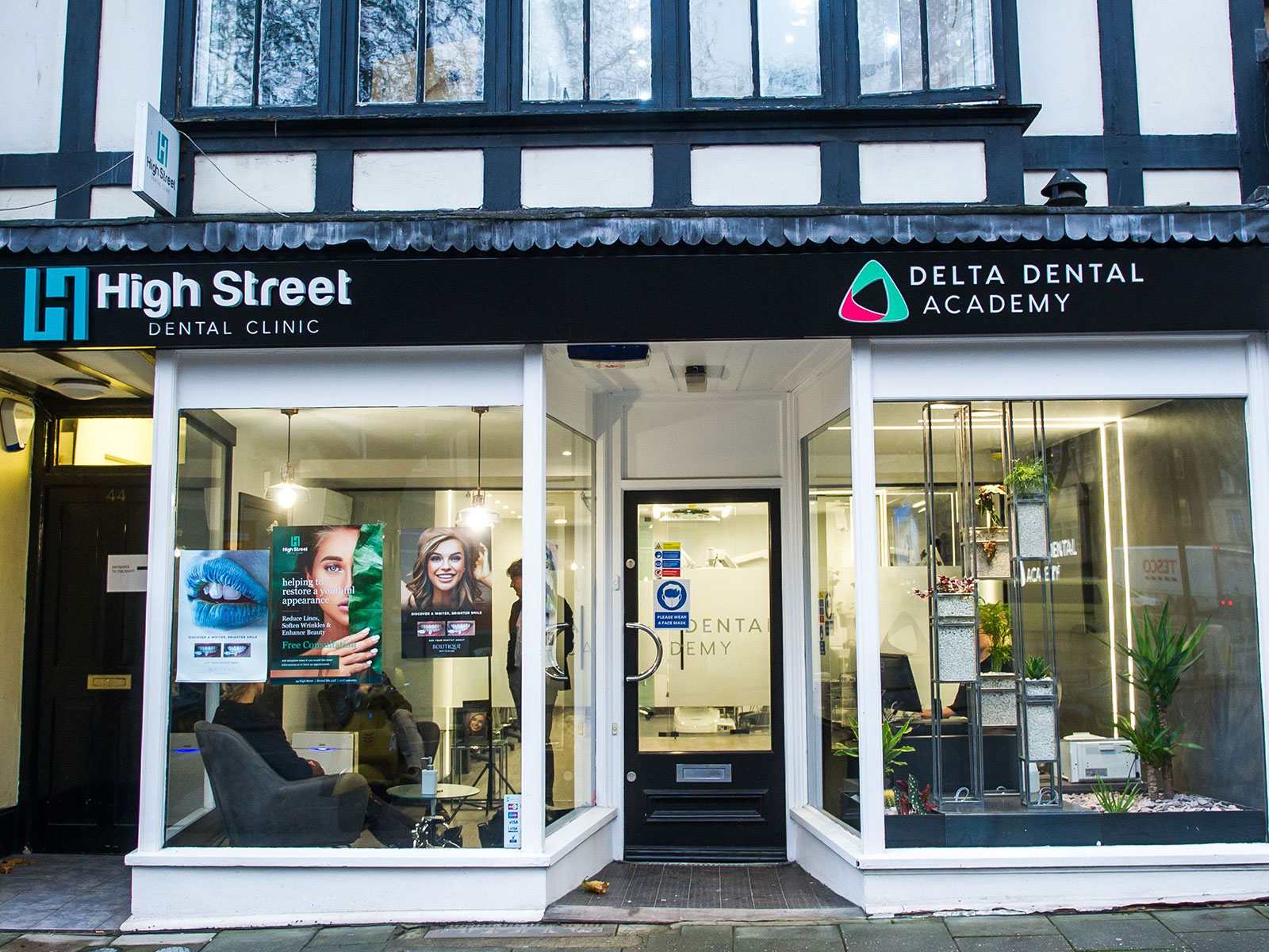 High Street Dental Clinic exterior, 44 High Street