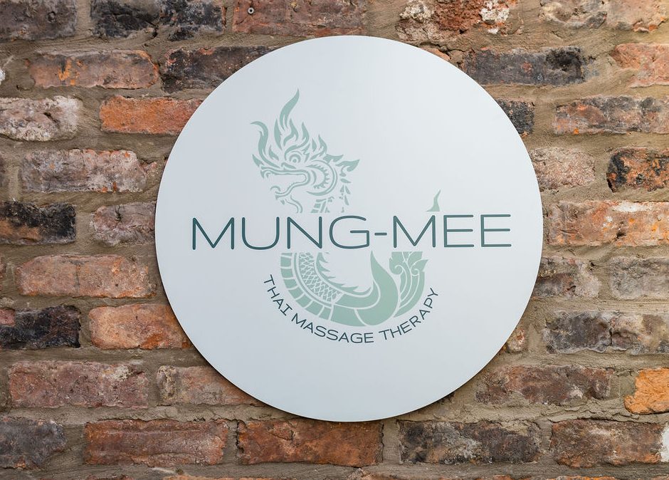 Traditional Thai massage treatment at Mung Mee