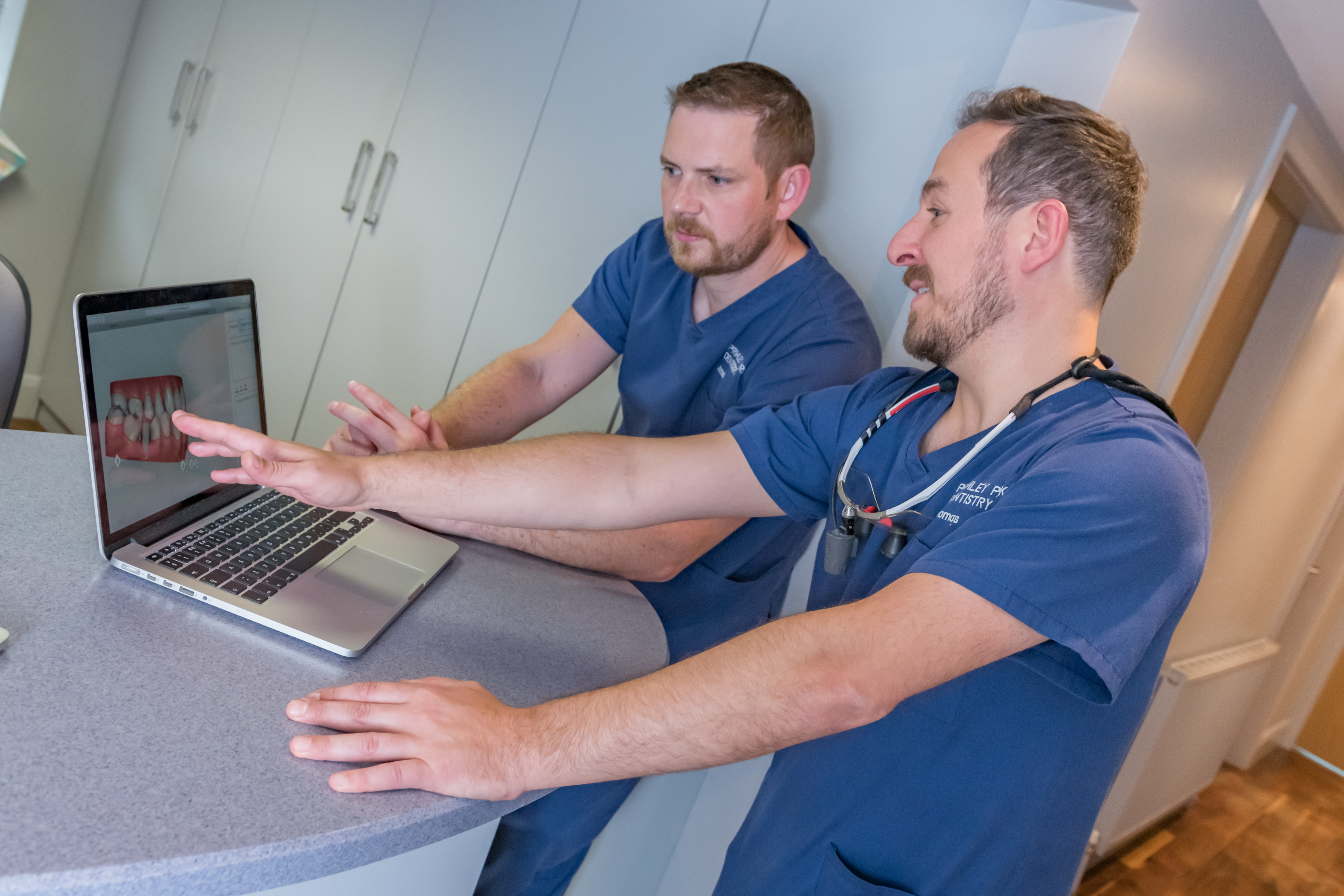 Treatment room with advanced digital dental technology
