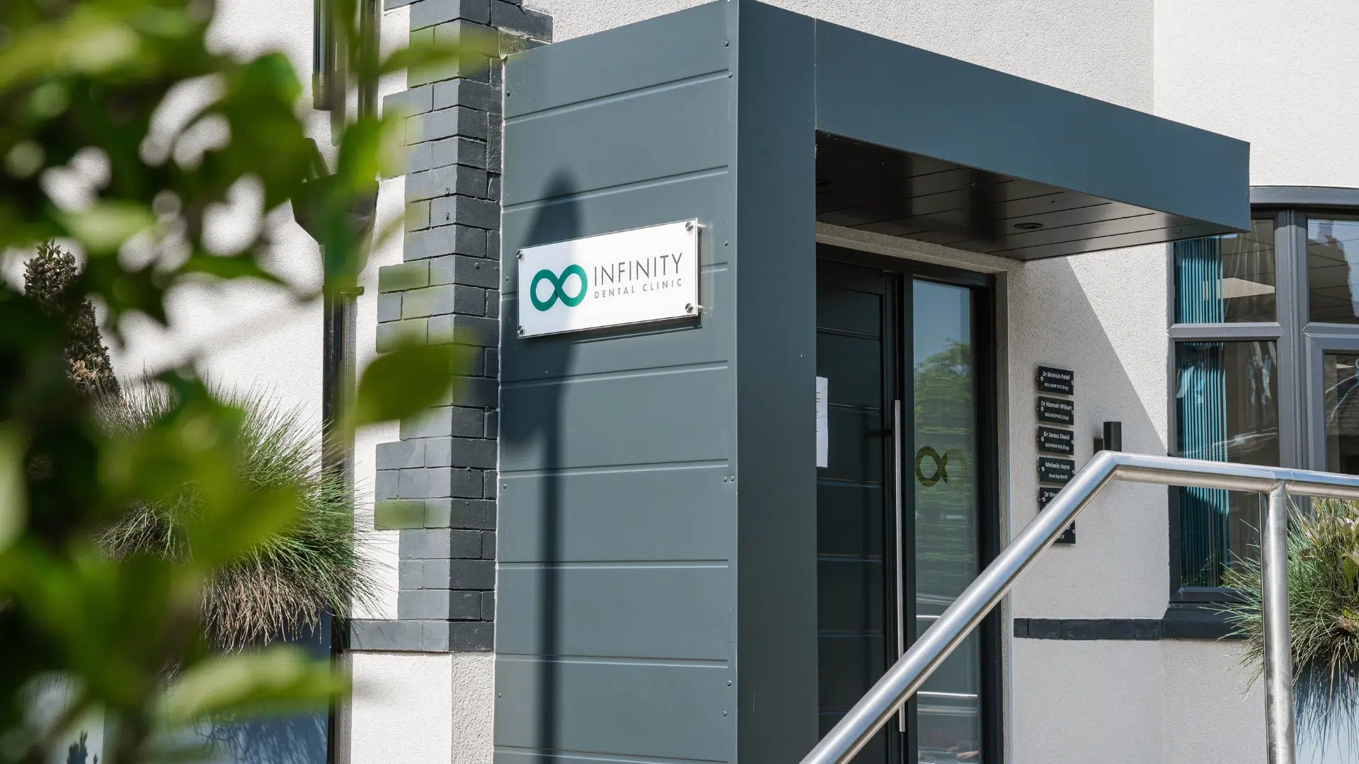 Infinity Dental Clinic Leeds exterior and location
