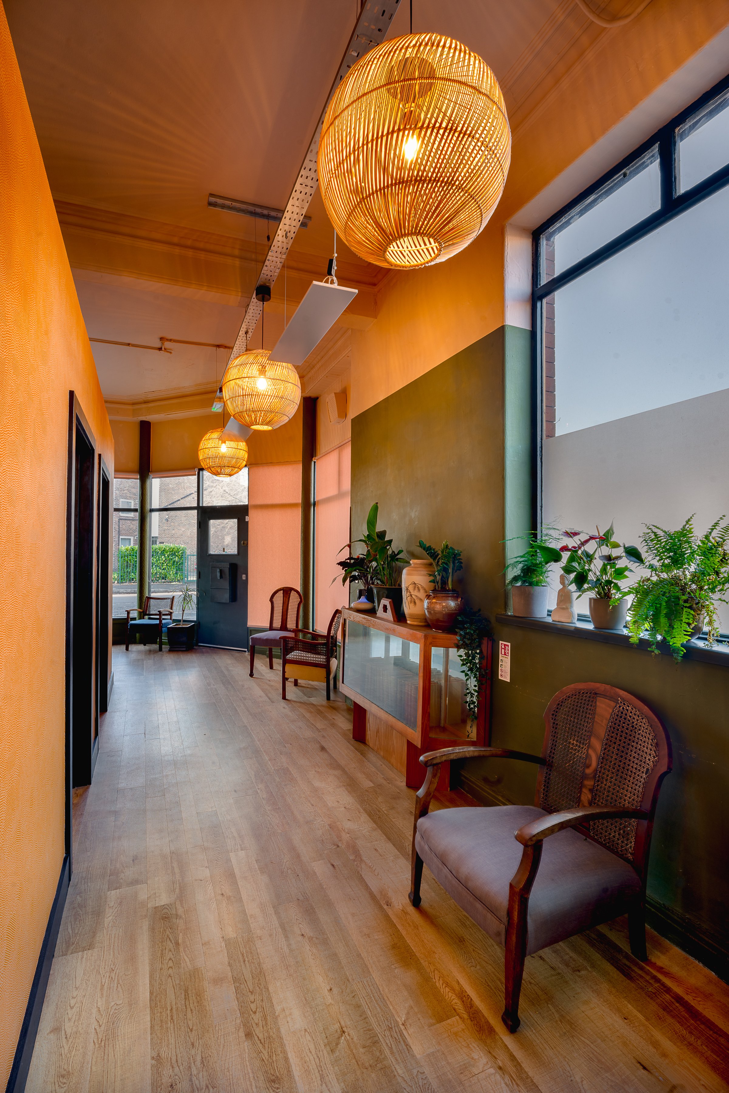 Shen Clinic waiting room and reception area