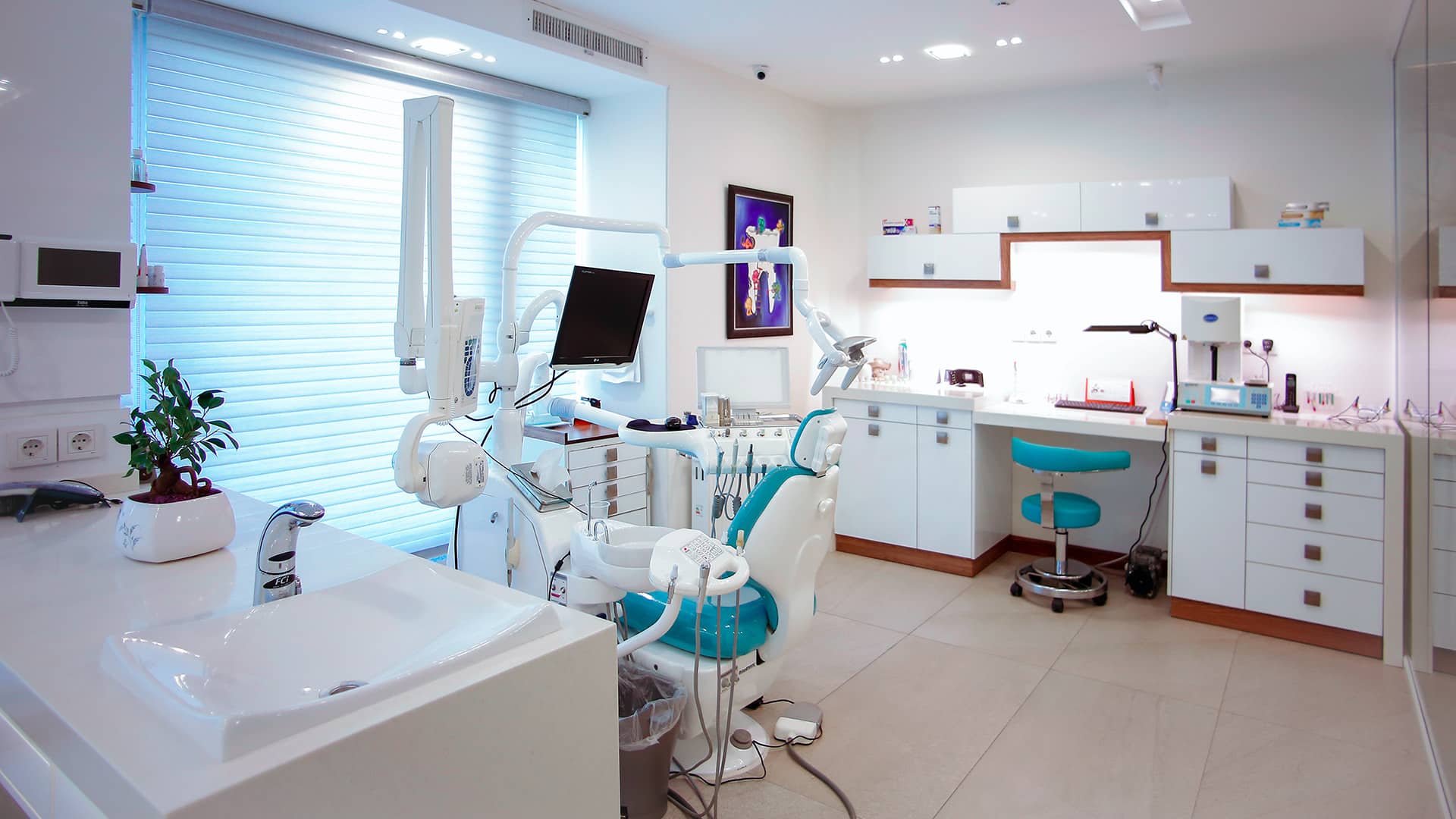 Twindent Dental Care homepage hero banner